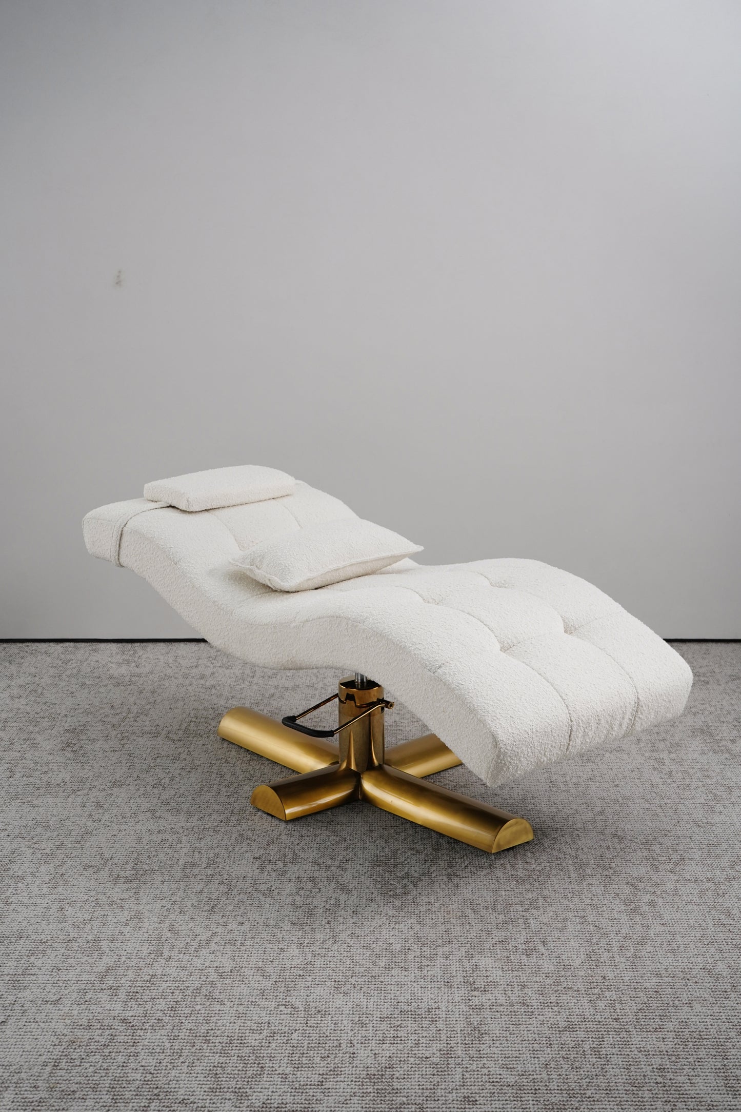 FOXX BEAUTY LOUNGER