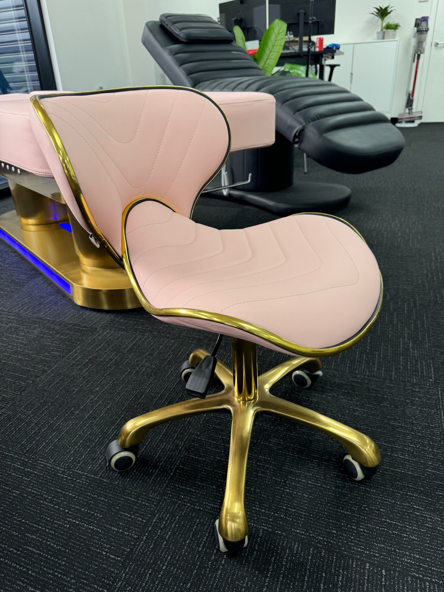 OPULENCE ELITE STOOL