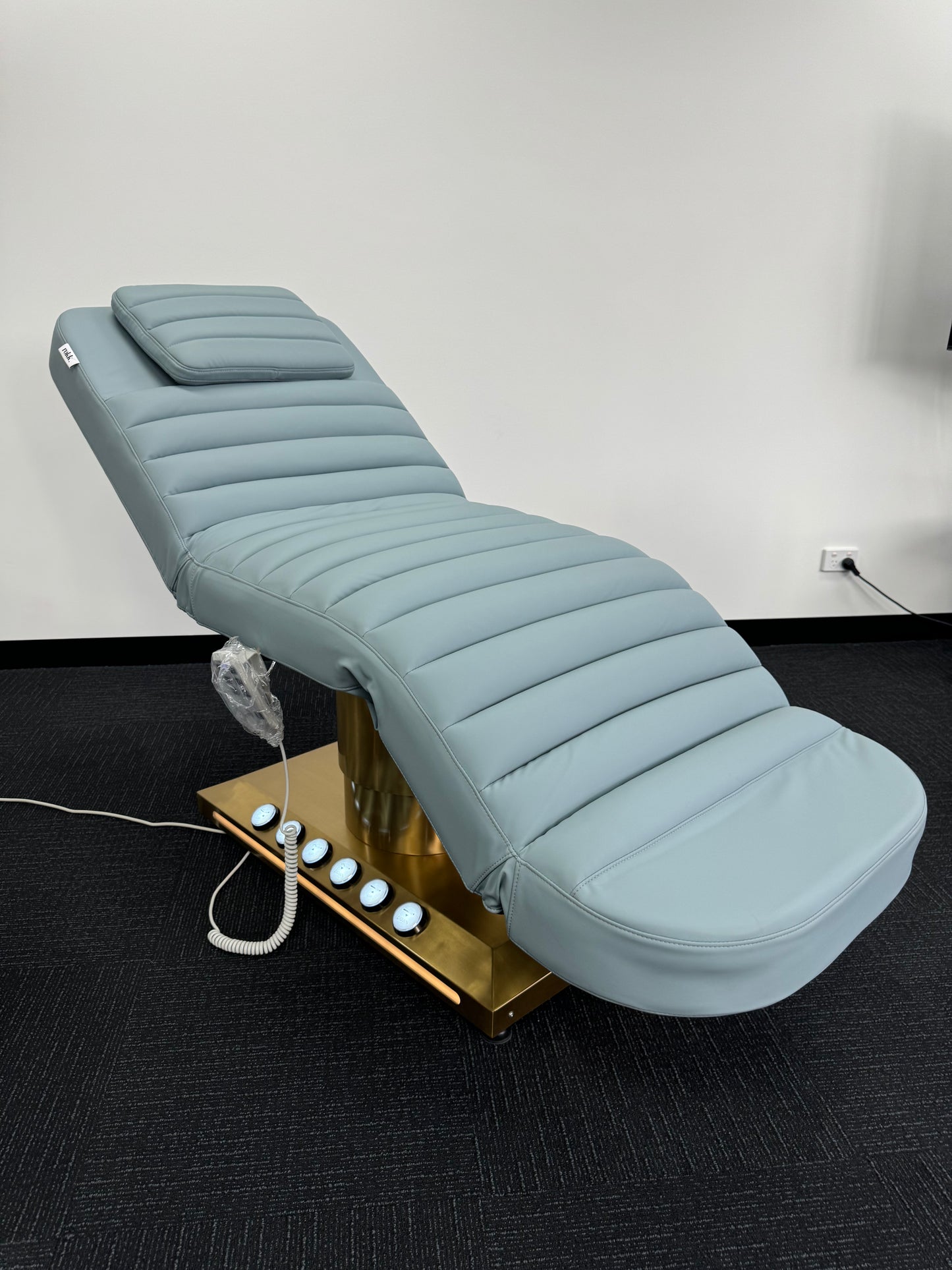 LUMINA LUXE BEAUTY BED (ELECTRIC)
