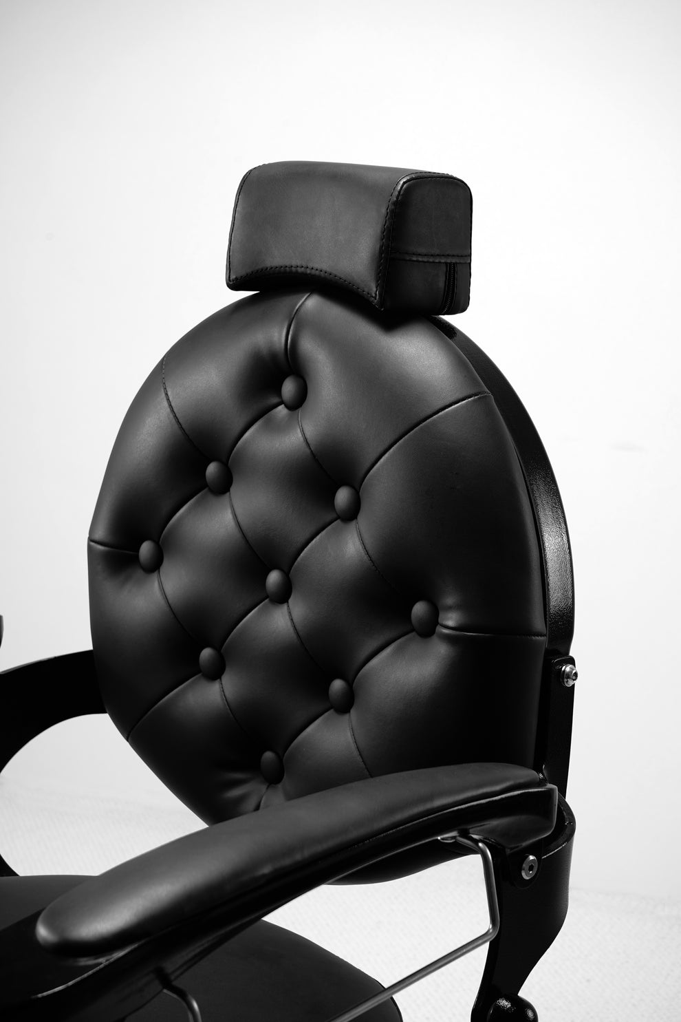 ROKK Grand Barber Chair – Innovation & Comfort – ROKK Salon Solutions