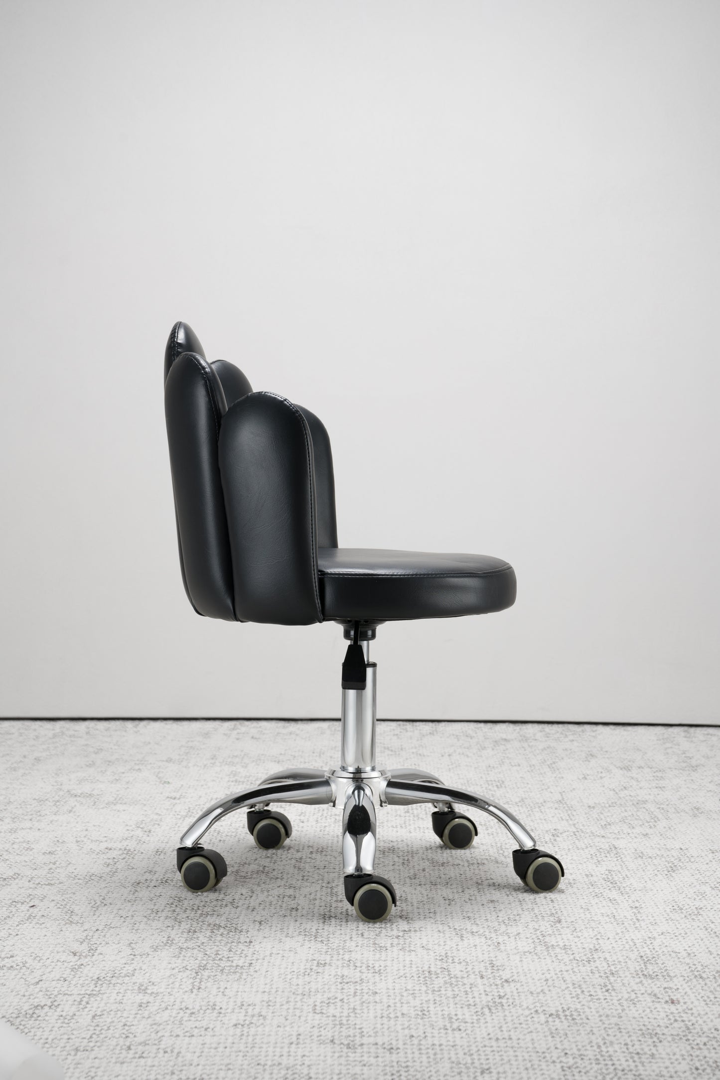 LUMINA LUXE STOOL