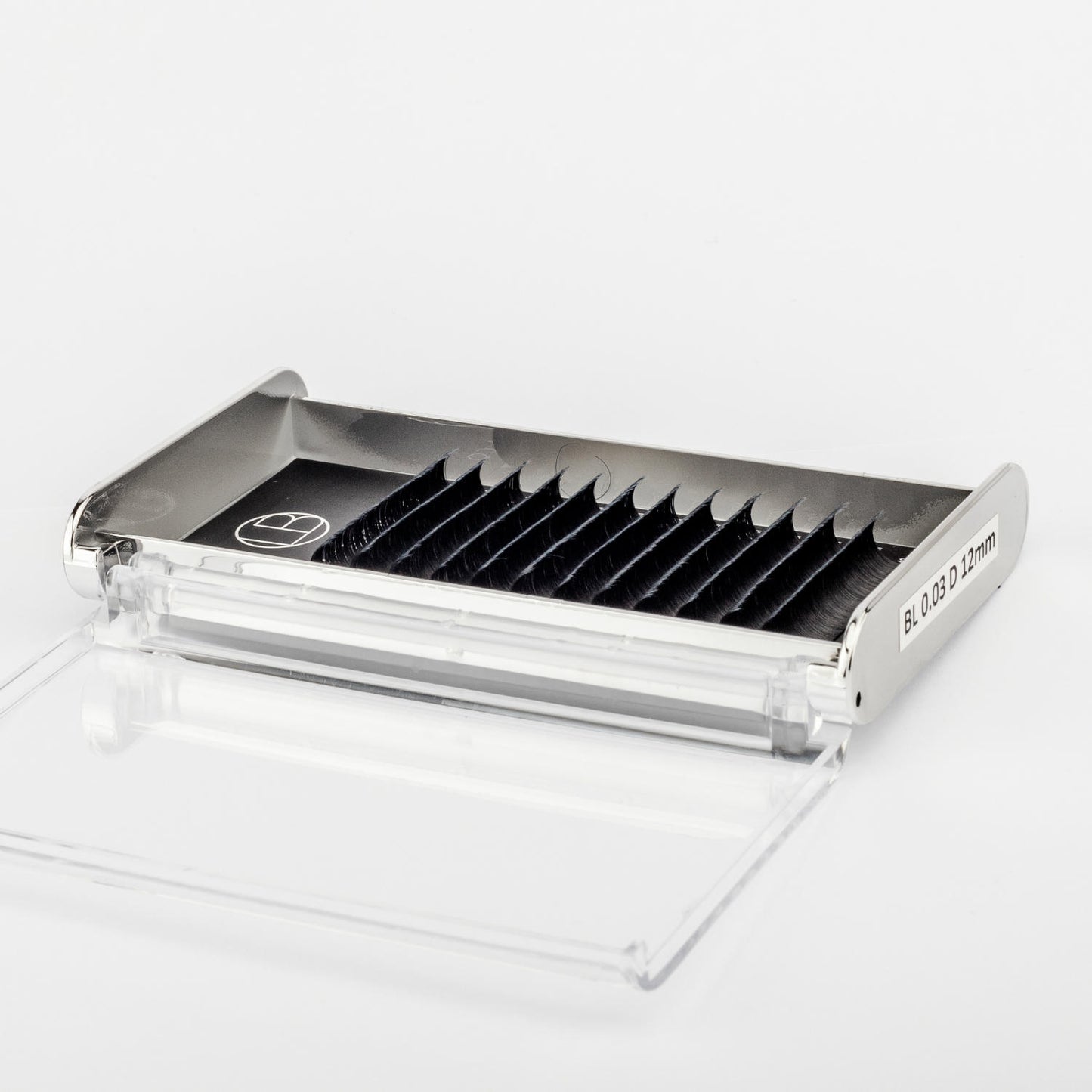 SELF FANNING BLOOMING LASHES